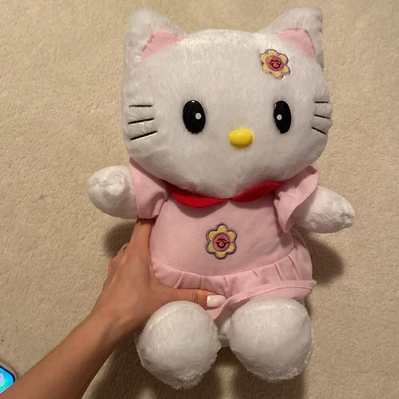 Hello Kitty Doll - Picture 2 of 3
